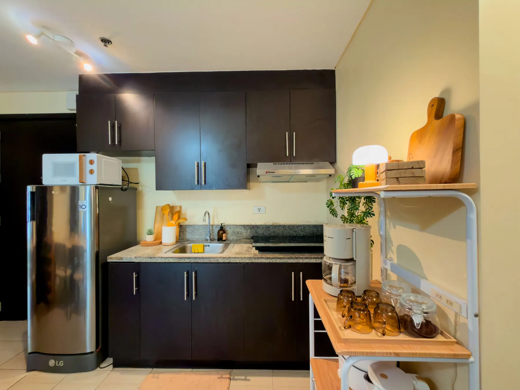 Kitchen and dining nook at Casita Lia